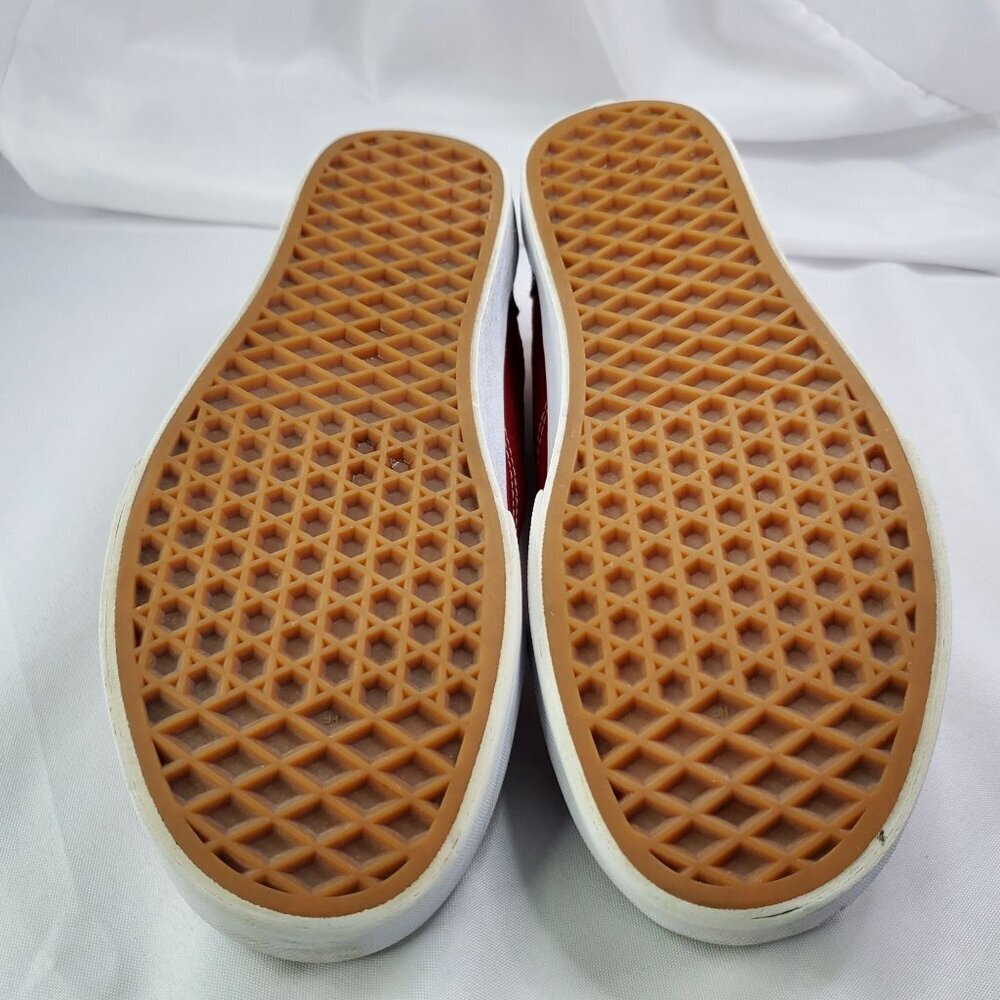 Vans Old Skool Suede Canvas Low-Top Skateboarding Sneakers in Classic Red/White - Picture 10 of 11